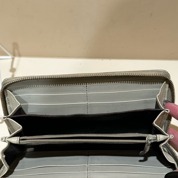 Gucci Guccissima Long Leather Mayfair Bow Wallet - Picture 11 of 11